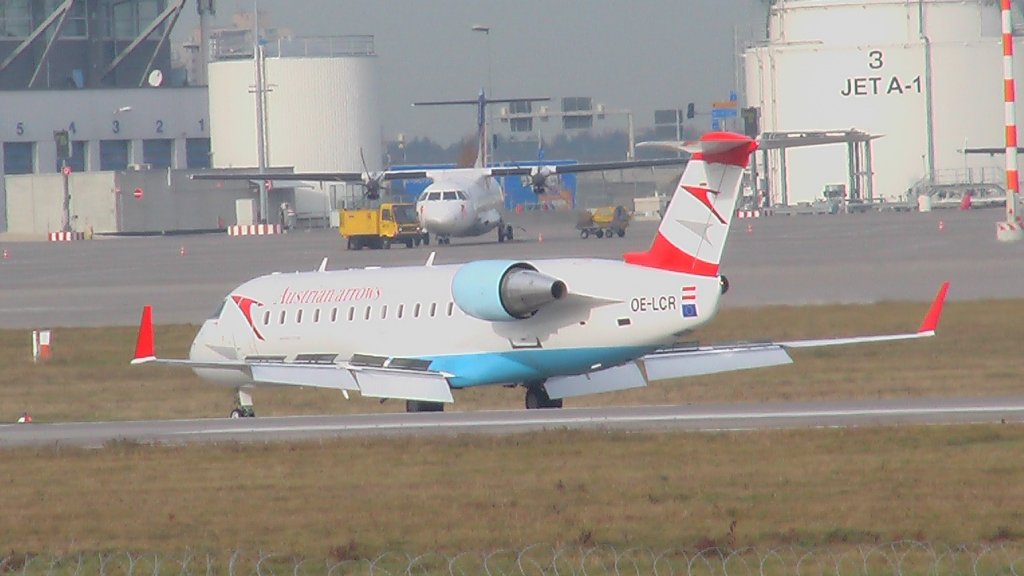 Canadair CRJ200 von Austrian arrows nach der Landung in Stuttgart