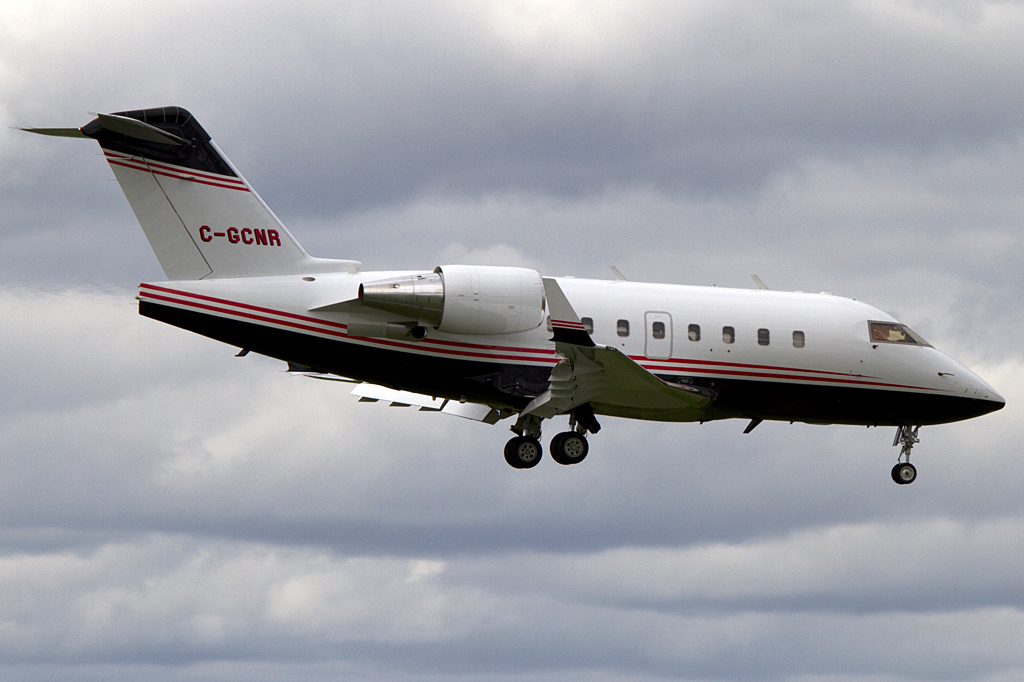 Canadian National Railway, C-GCNR, Bombardier, CL-600-2B16 Challenger 604, 06.09.2011, YUL, Montreal, Canada 




