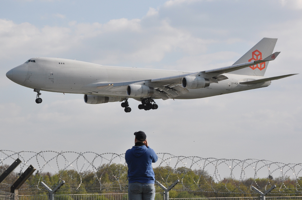 Cargolux 747-400 LX-PCV im Landeanflug in Luxemburg 