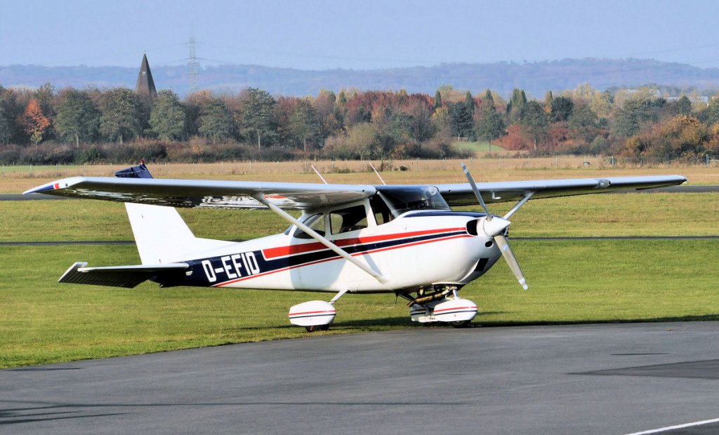 Cessna 172 D-EFID in Bonn-Hangelar - 30.10.2009