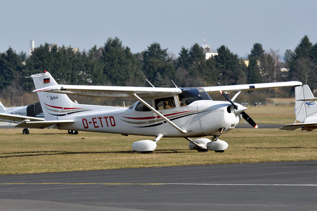 Cessna C 172 R Skyhawk DETTD in BonnHangelar 06.03.2013 Flugzeug