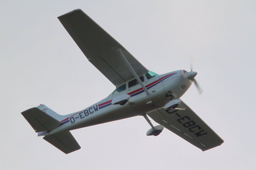 Cessna R172K Hawk XP, bei Murrhardt,1.11.2011.