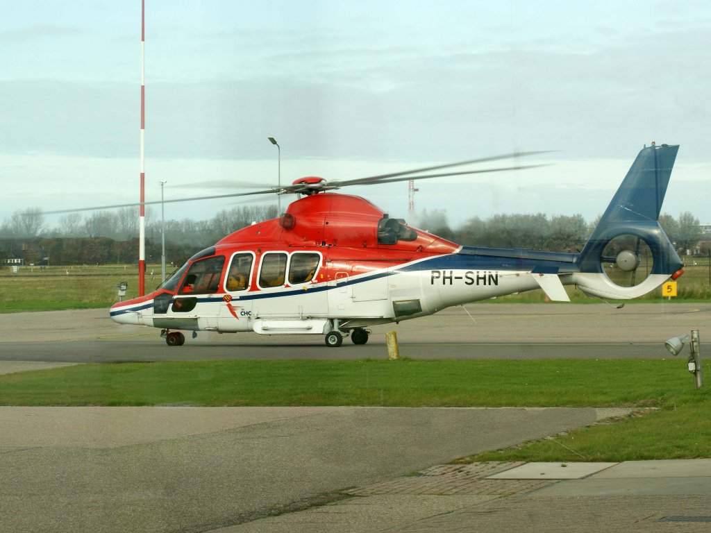 CHC Helicopters Netherlands, PH-SHN, Eurocopter, EC-155 B-1 Dauphin (Sorry fr die Spiegelung der Scheiben), 31.10.2011, EHKD-DHR, Den Helder, Netherlands