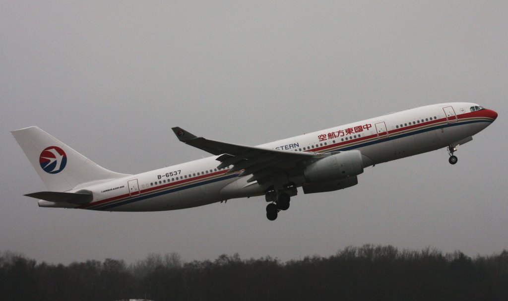China Eastern Airlines,B-6537,(c/n 1262),Airbus A330-243,28.02.2012,HAM-EDDH,Hamburg,Germany