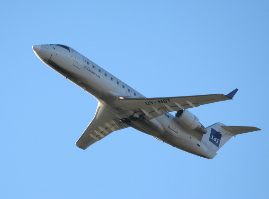 Cimber Air Canadair Regjet CRJ200LR OY-MBT beim Start in Berlin-Tegel am 12.02.2011