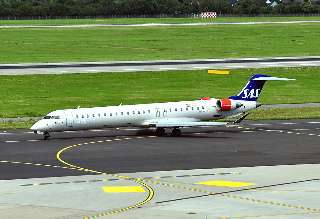 CL-600-2D24 Regional Jet CRJ-900 - OY-KFE der SAS in DUS 24.07.2012