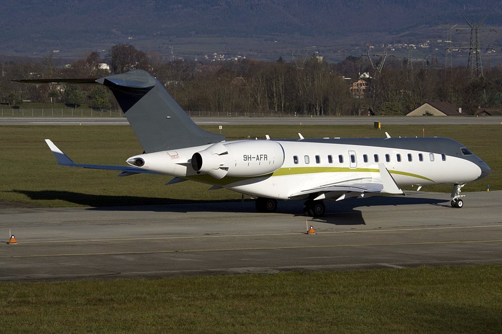 Comlux Malta, 9H-AFR, Bombardier, BD-700-1A11 Global-5000, 25.11.2009, GVA, Geneve, Switzerland 

