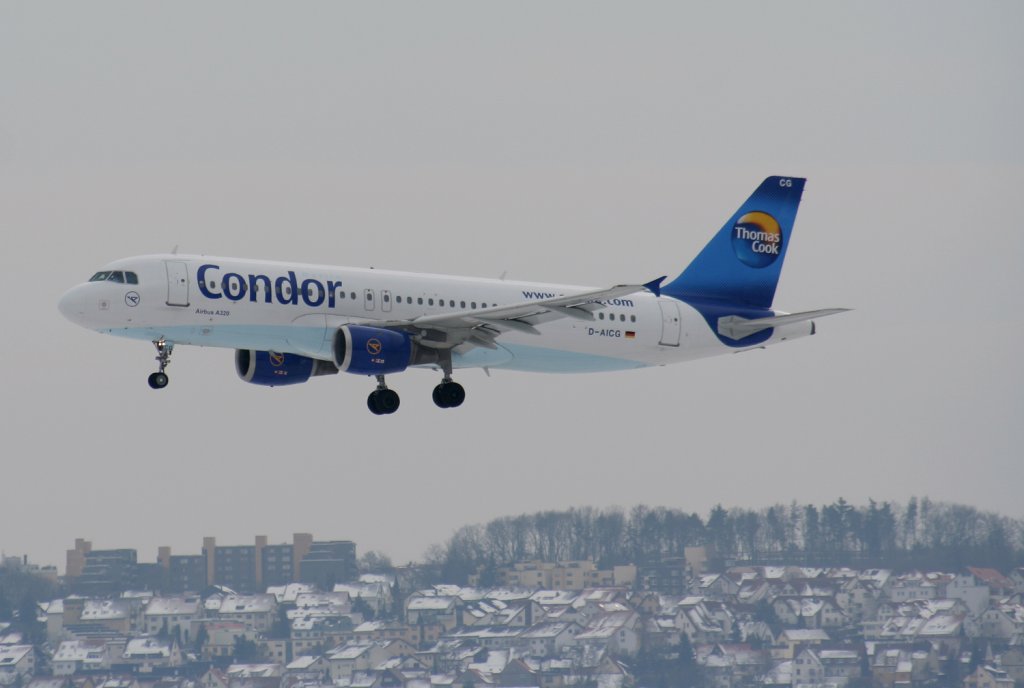 Condor A 320-212 D-AICG kurz vor der Landung in Stuttgart am 10.03.2010