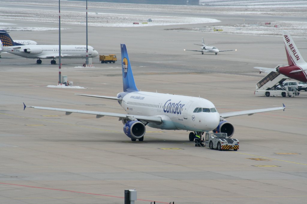 Condor A 320-212 D-AICK am 10.03.2010 auf dem Flughafen Stuttgart