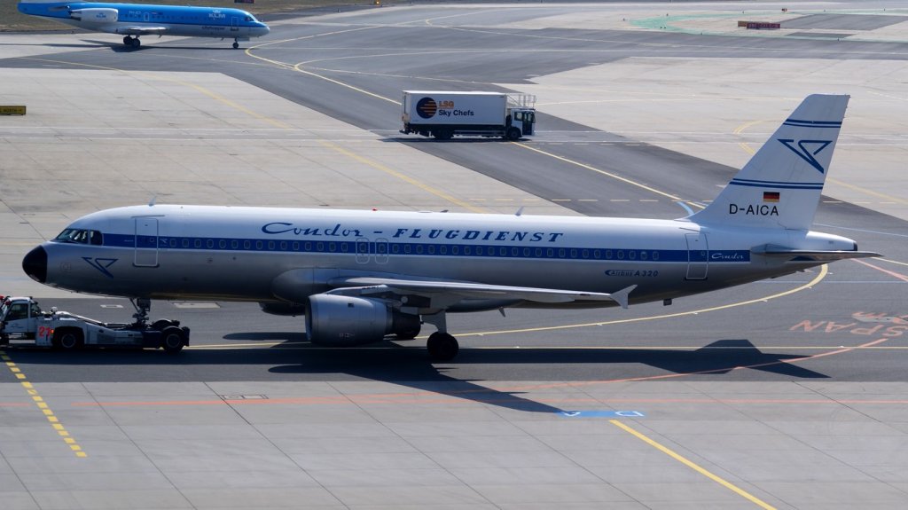 Condor A320-200 D-AICA FRA 02.04.13