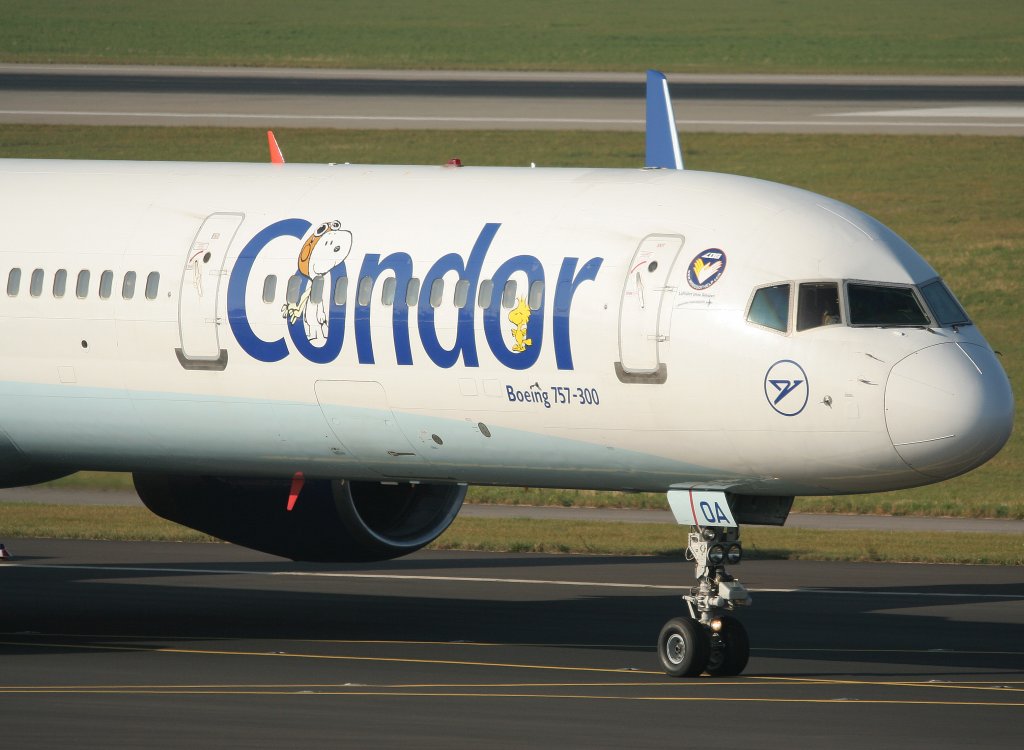 Condor B 757-330 D-ABOA auf dem Weg zum Start in Düsseldorf am 31.10.2011