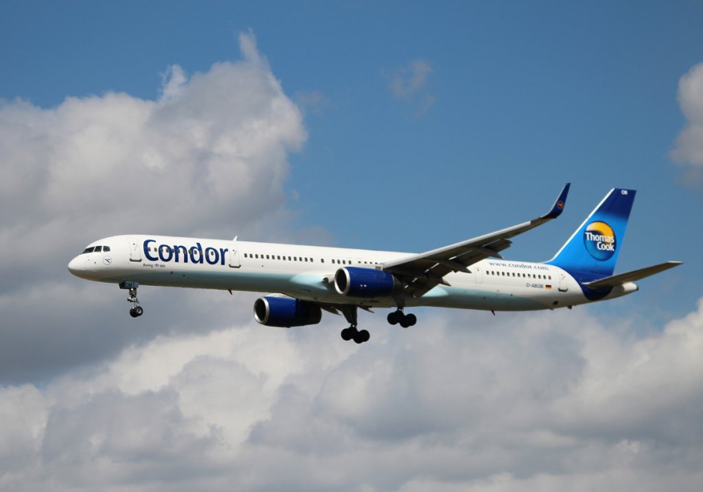 Condor B 757-330 D-ABOB bei der Landung in Frankfurt am Main am 16.08.2012