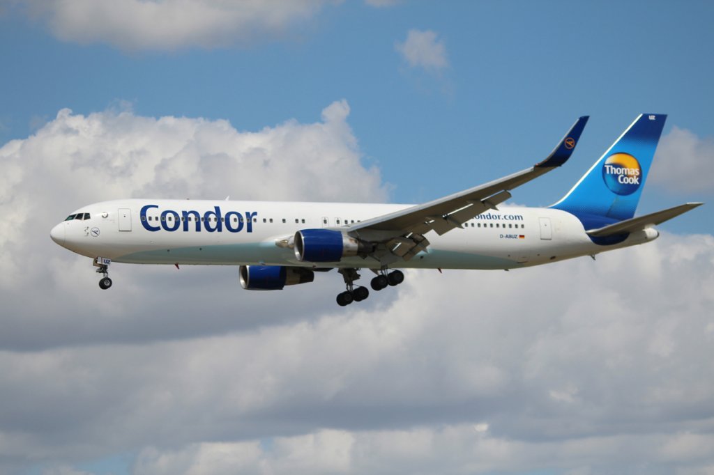 Condor B 767-330(ER) D-ABUZ bei der Landung in Frankfurt am Main am 16.08.2012