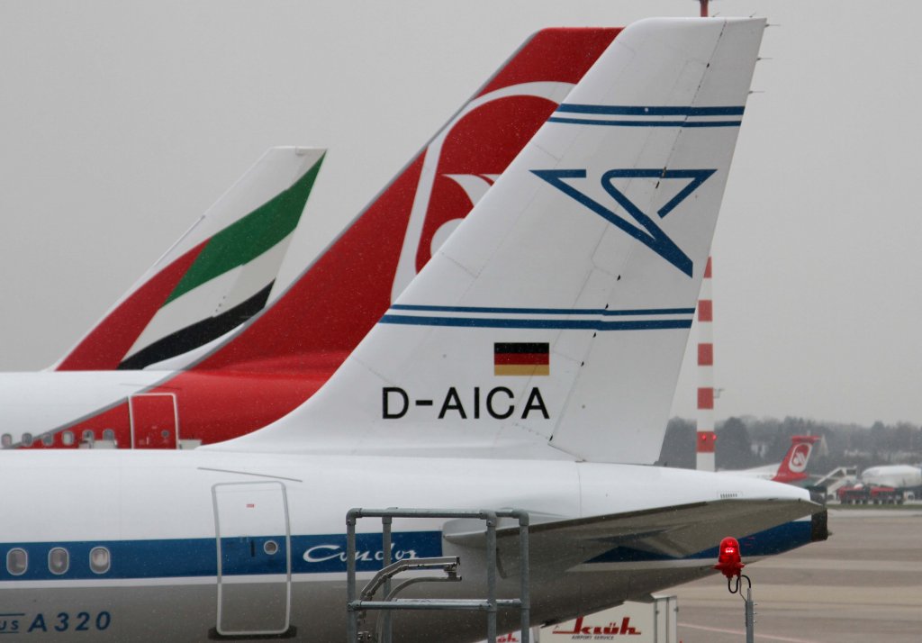 Condor-Berlin, D-AICA  Hans , Airbus, A 320-200 (Seitenleitwerk/Tail ~ Retro-Lackierung), 11.03.2013, DUS-EDDL, Dsseldorf, Germany 