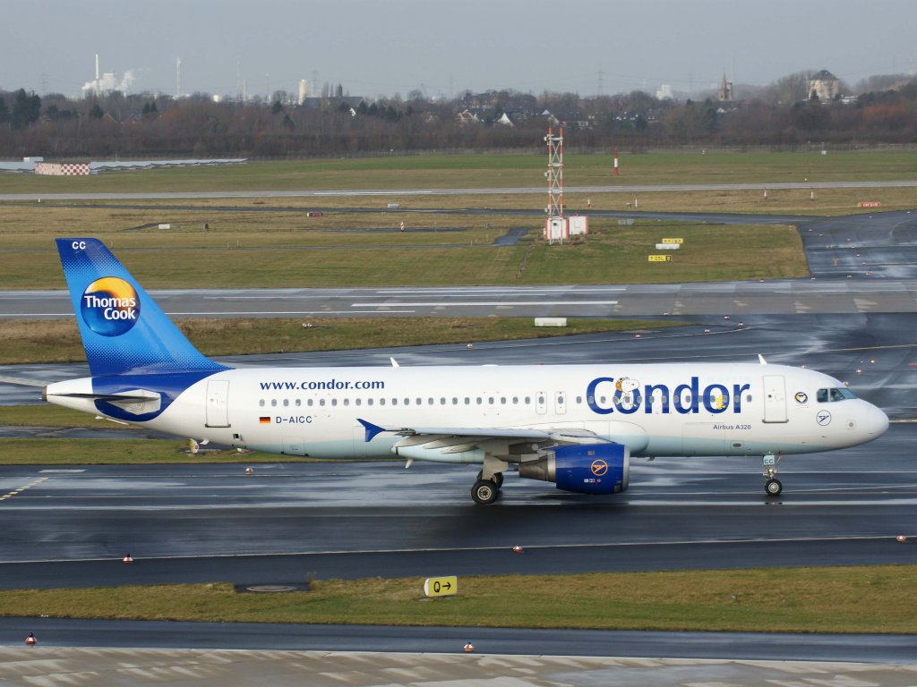 Condor-Berlin, D-AICC (Peanuts-Sticker), Airbus, A 320-200, 06.01.2012, DUS-EDDL, Düsseldorf, Germany 