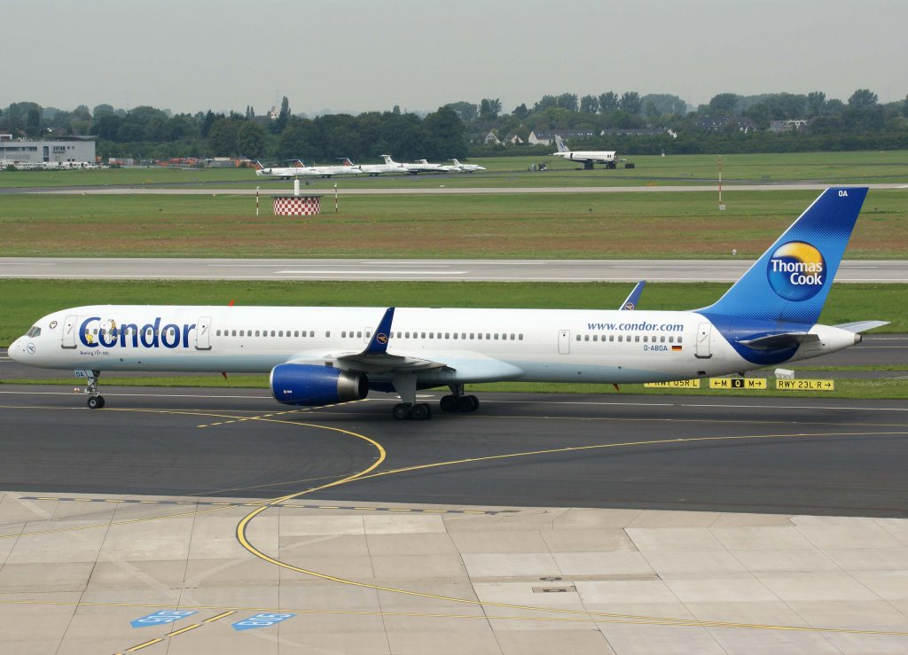 Condor, D-ABOA (Peanuts-St.), Boeing 757-300 wl, 28.07.2011, DUS-EDDL, Dsseldorf, Germany 

