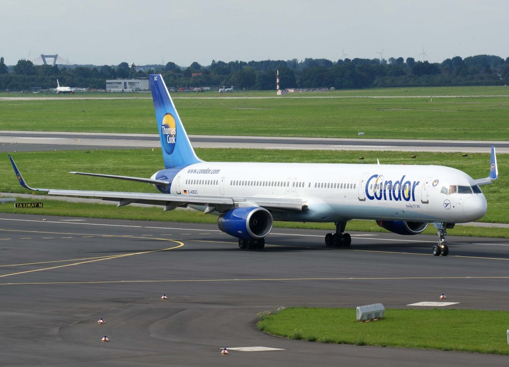 Condor, D-ABOC, Boeing 757-300 WL (Peanuts-Sticker), 2010.08.28, DUS-EDDL, Dsseldorf, Germany

