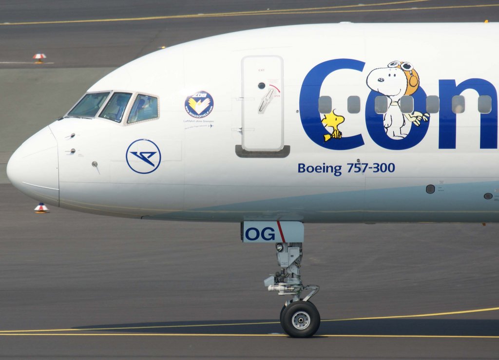 Condor, D-ABOG, Boeing 757-300 WL (Peanuts-Sticker ~ Nase/Nose), 29.04.2011, DUS-EDDL, Dsseldorf, Germany 

