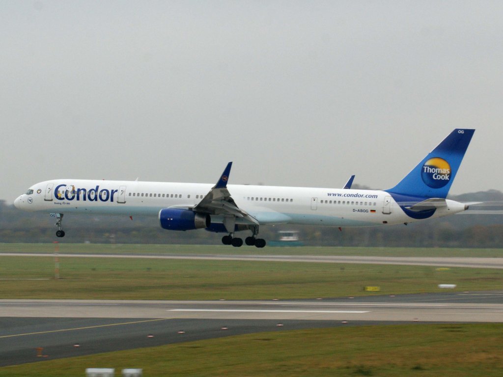 Condor, D-ABOG  Peanuts Sticker , Boeing 757-300 wl, 13.11.2011, DUS-EDDL, Dsseldorf, Germany