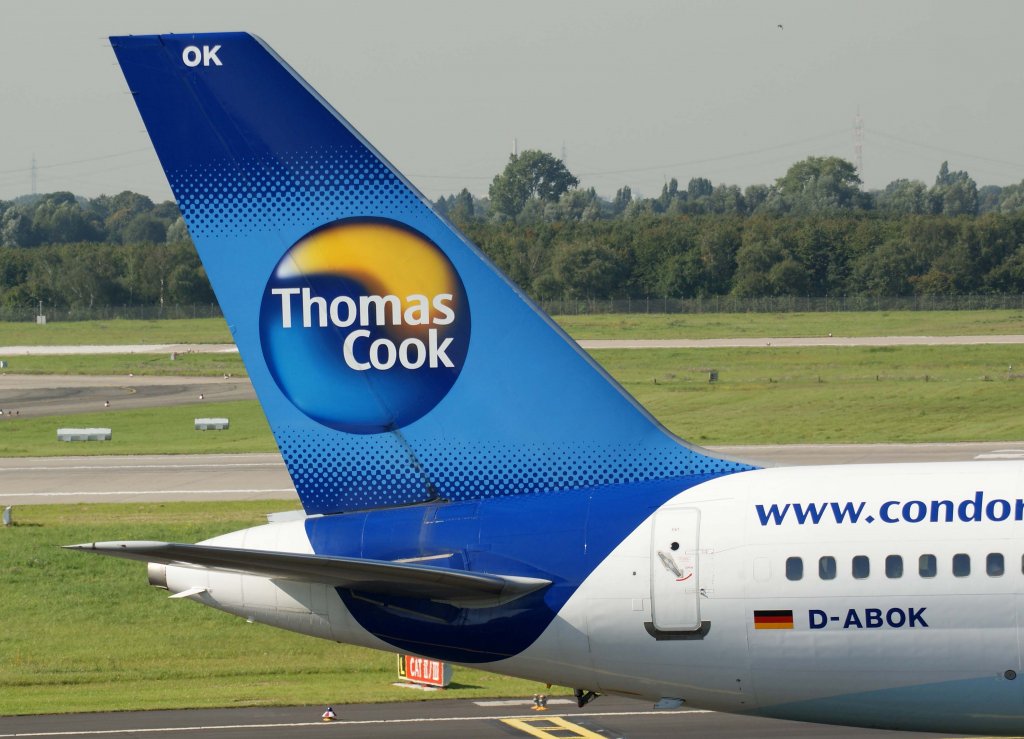 Condor, D-ABOK, Boeing 757-300 WL (Peanuts-Sticker), 2010.09.22, DUS-EDDL, Dsseldorf, Germany 

