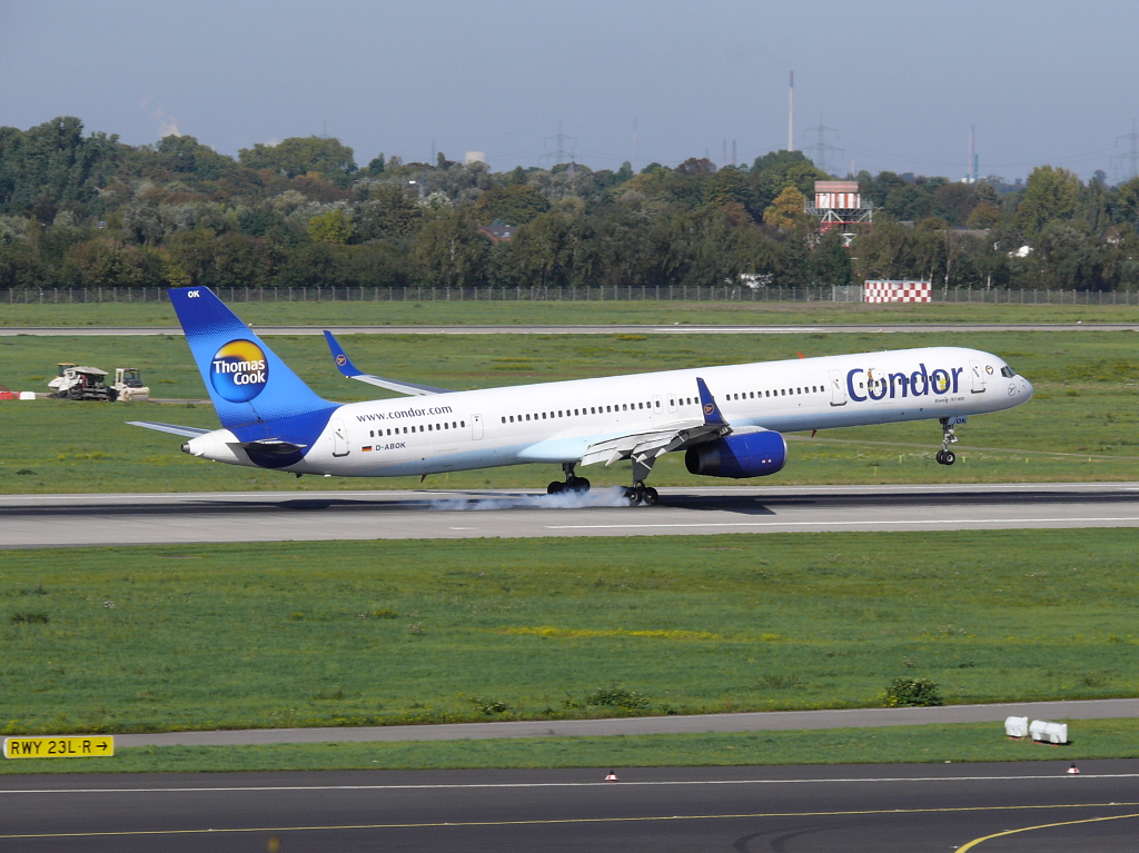 Condor; D-ABOK. Boeing 757-330. Flughafen Dsseldorf. 09.10.2010.