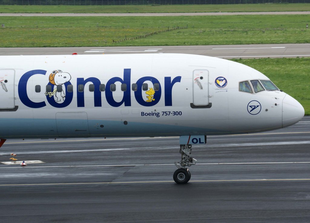 Condor, D-ABOL, Boeing 757-300 WL (Peanuts-Sticker), 2010.08.28, DUS-EDDL, Dsseldorf, Germany 

