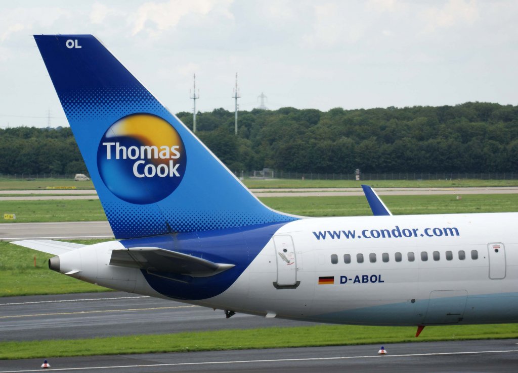 Condor, D-ABOL, Boeing 757-300 WL (Peanuts-Sticker), 2010.08.28, DUS-EDDL, Dsseldorf, Germany 

