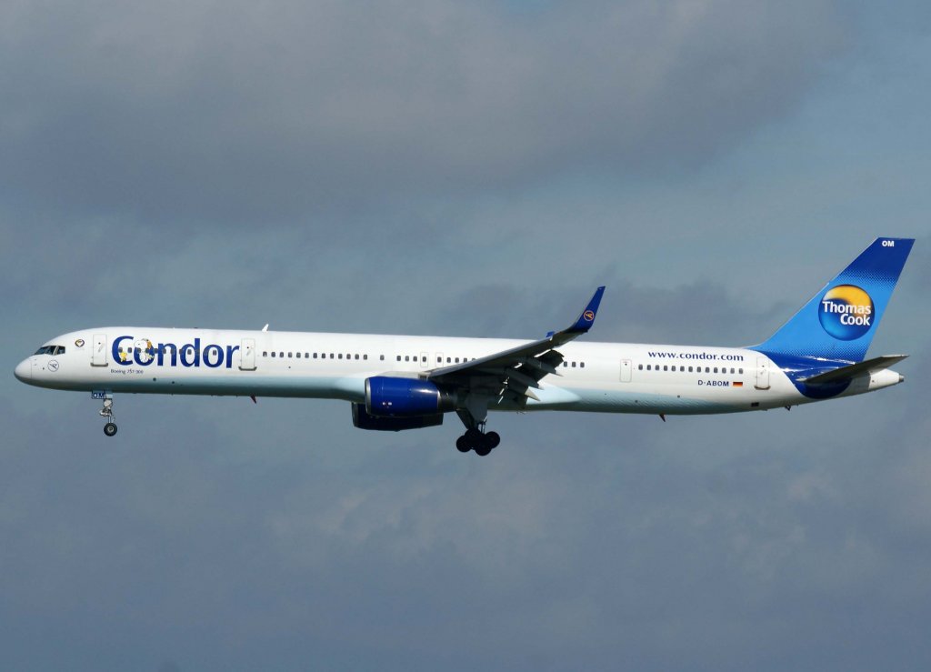 Condor, D-ABOM, Boeing, 757-300 wl (Peanuts-Sticker), 10.09.2011, FRA-EDDF, Frankfurt, Germany 