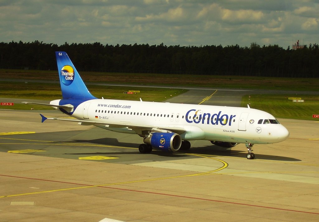 Condor (Thomas Cook peanuts)
Typ:Airbus A320
Flughafen:Nrnberg NUE
Kennung:D-AICJ
Datum:12.9.2011