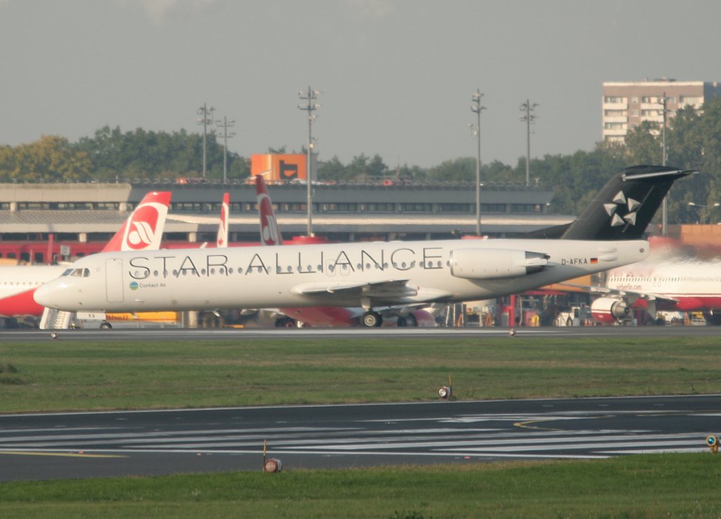 Contact Air Fokker 100 D-AFKA bei der Ankunft in Berlin-Tegel am 17.09.2011