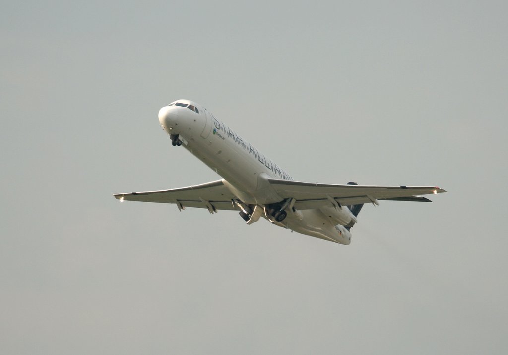 Contact Air Fokker 100 D-AFKA kurz nach dem Start in Berlin-Tegel am 17.09.2011
