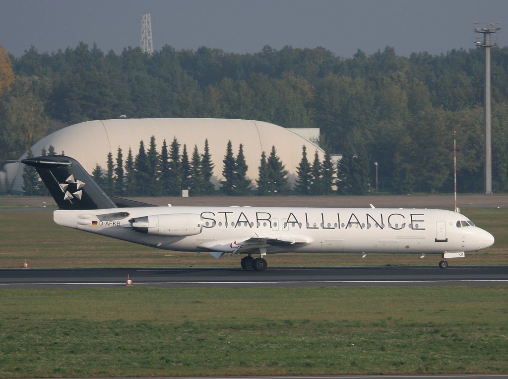 Contact Air Fokker 100 D-AFKB nach der Landung in Berlin-Tegel am 09.10.2010