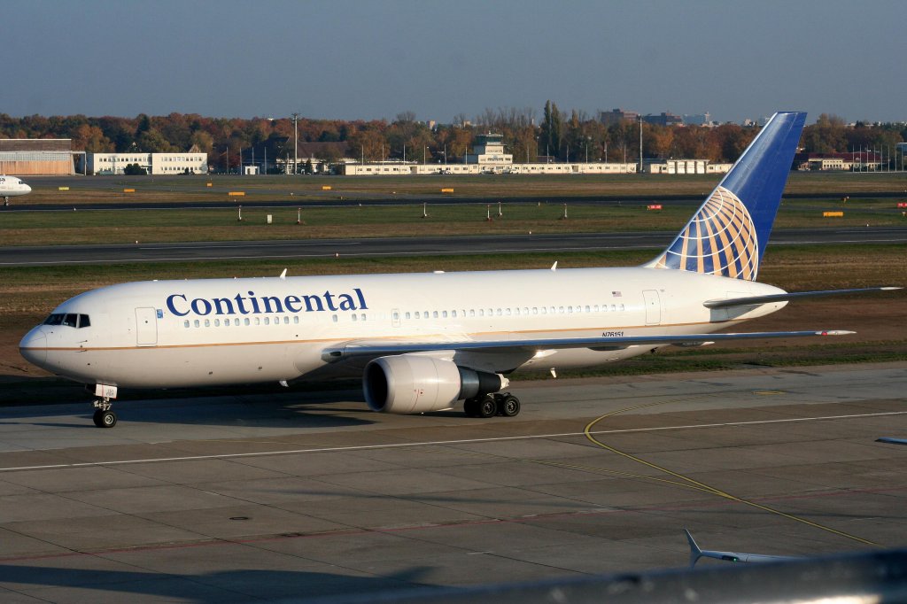 Continental Airlines B 767-224(ER) N76151 am 31.10.2009 auf dem Flughafen Berlin-Tegel