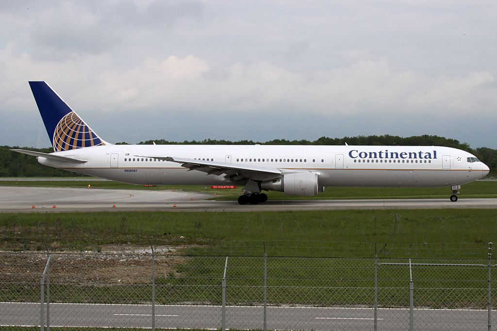Continental Airlines, N68061, Boeing, B767-224ER, 08.05.2010, GVA, Geneve, Switzerland


