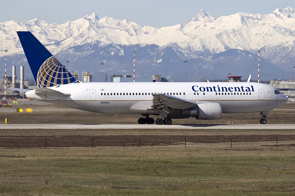 Continental Airlines, N69154, Boeing, B767-224ER, 27.02.2010, MXP, Mailand, Italy 




