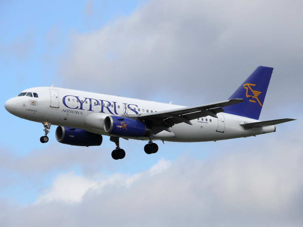 Cyprus Airways; 5B-DCF. Airbus A319-132. Flughafen Frankfurt/Main. 26.09.2010.