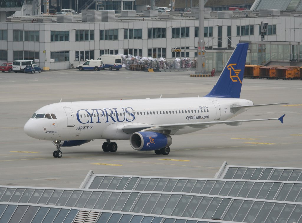 Cyprus Airways A 320-232 5B-DCG an einem sehr trben 10.03.2011 auf dem Flughafen Mnchen