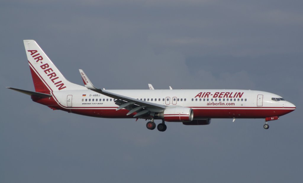 D-ABBJ (Boeing 737-86Q) noch in altem Air Berlin-Lack kurz vor der Landung in Kln/Bonn am 08.11.2009.