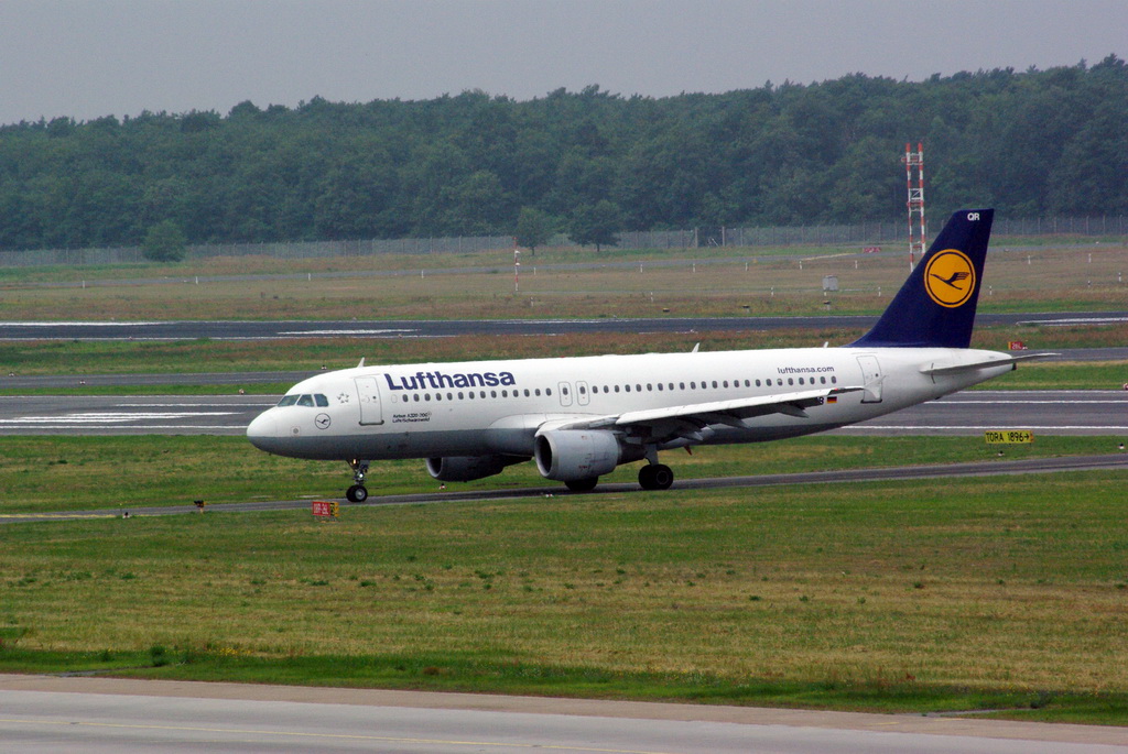 D-AIQR Lufthansa Airbus A320-211    14.07.2013

Berlin-Tegel