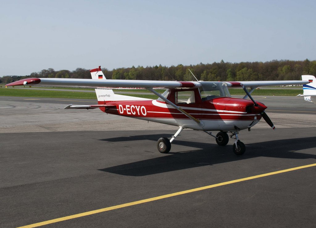 D-ECYO, Cessna F-150 L, 10.04.2011, EDLD, Dinslaken Schwarze-Heide, Germany 

