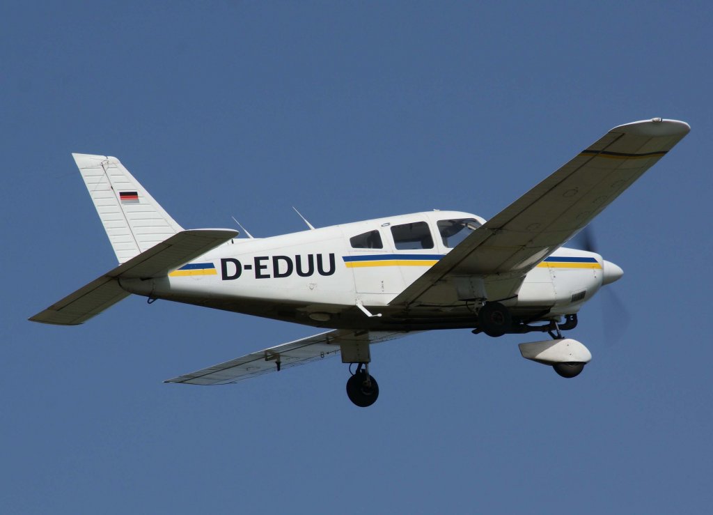 D-EDUU, Piper PA-28-181 Archer II, 10.04.2011, EDLD, Dinslaken Schwarze-Heide, Germany 

