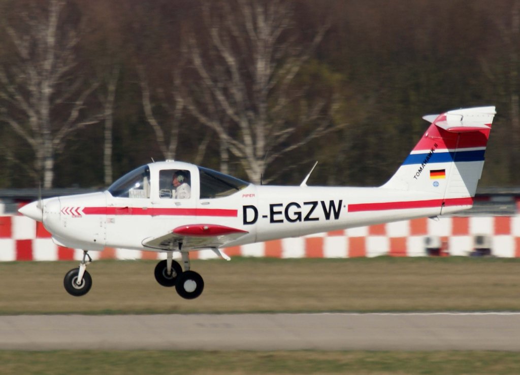 D-EGZW, Piper PA-38-112 Tomahawk II, 20.03.2011, DUS-EDDL, Dsseldorf, Germany 

