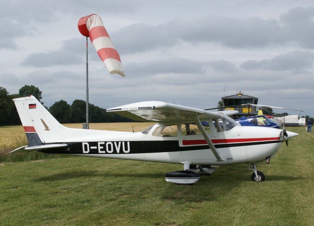 D-EOVU, Cessna F-172 N Skyhawk, 2011.06.13, EDLG, Goch (Asperden), Germany 

