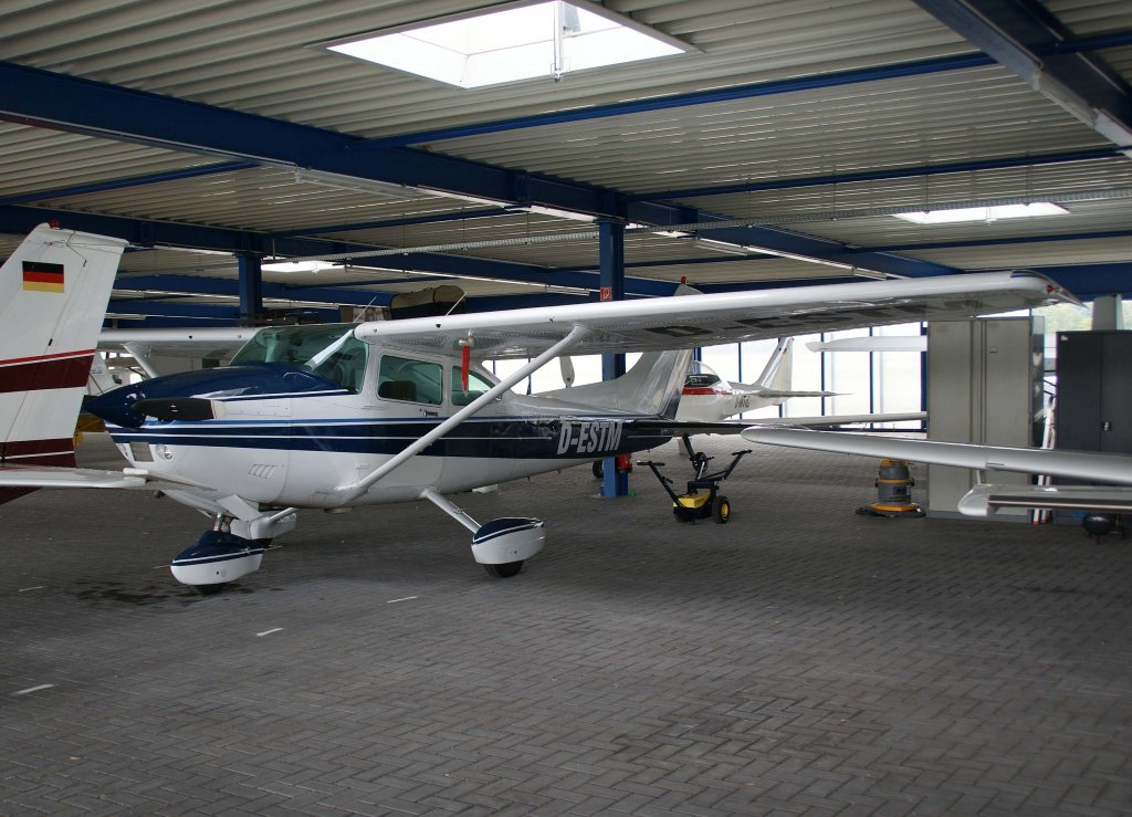D-ESTM, Cessna F-182 R Skylane, 09.07.2011, EDLS, Stadtlohn-Vreden, Germany 

