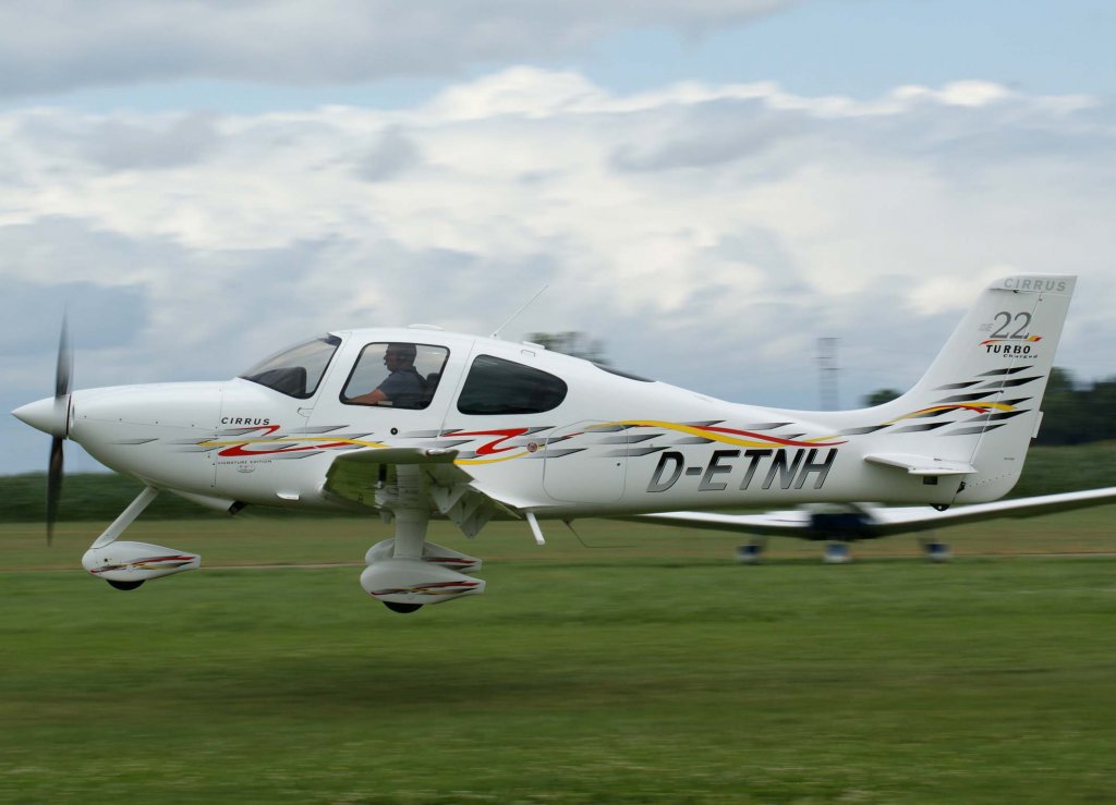 D-ETNH, Cirrus SR-22 SE Turbo, 2009.07.19, EDMT, Tannheim (Tannkosh 2009), Germany