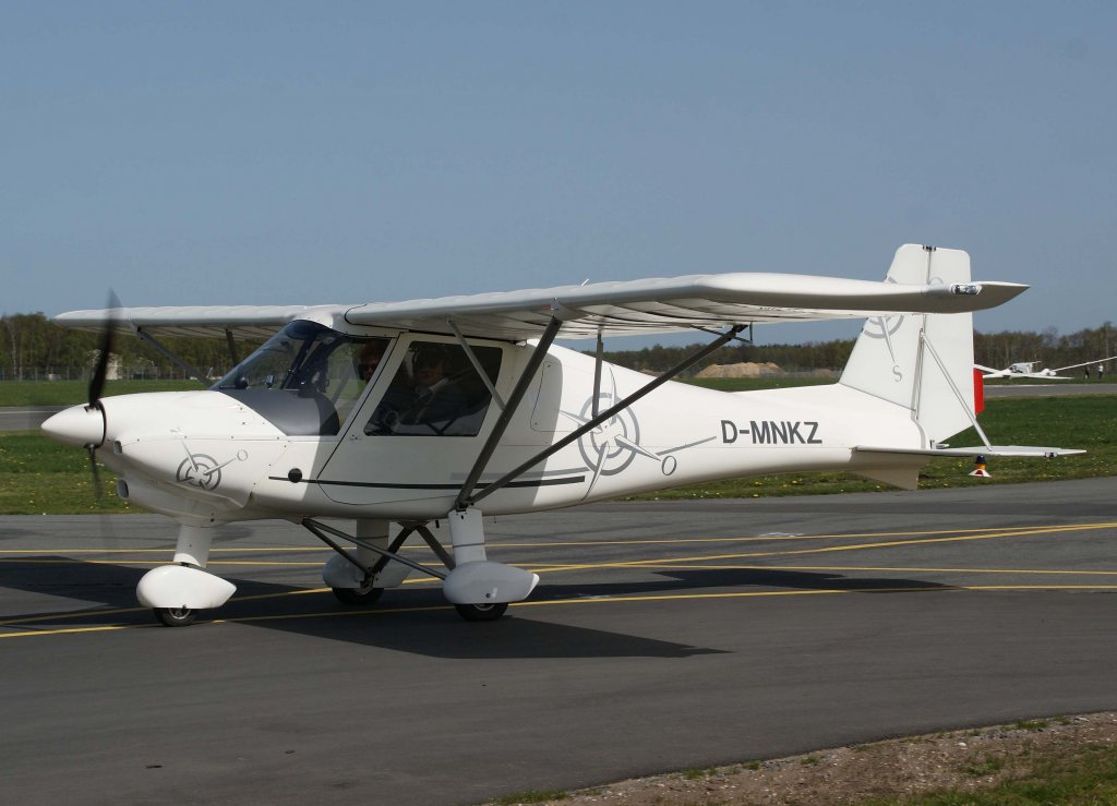 D-MNKZ, Ikarus C-42, 10.04.2011, EDLD, Dinslaken Schwarze-Heide, Germany