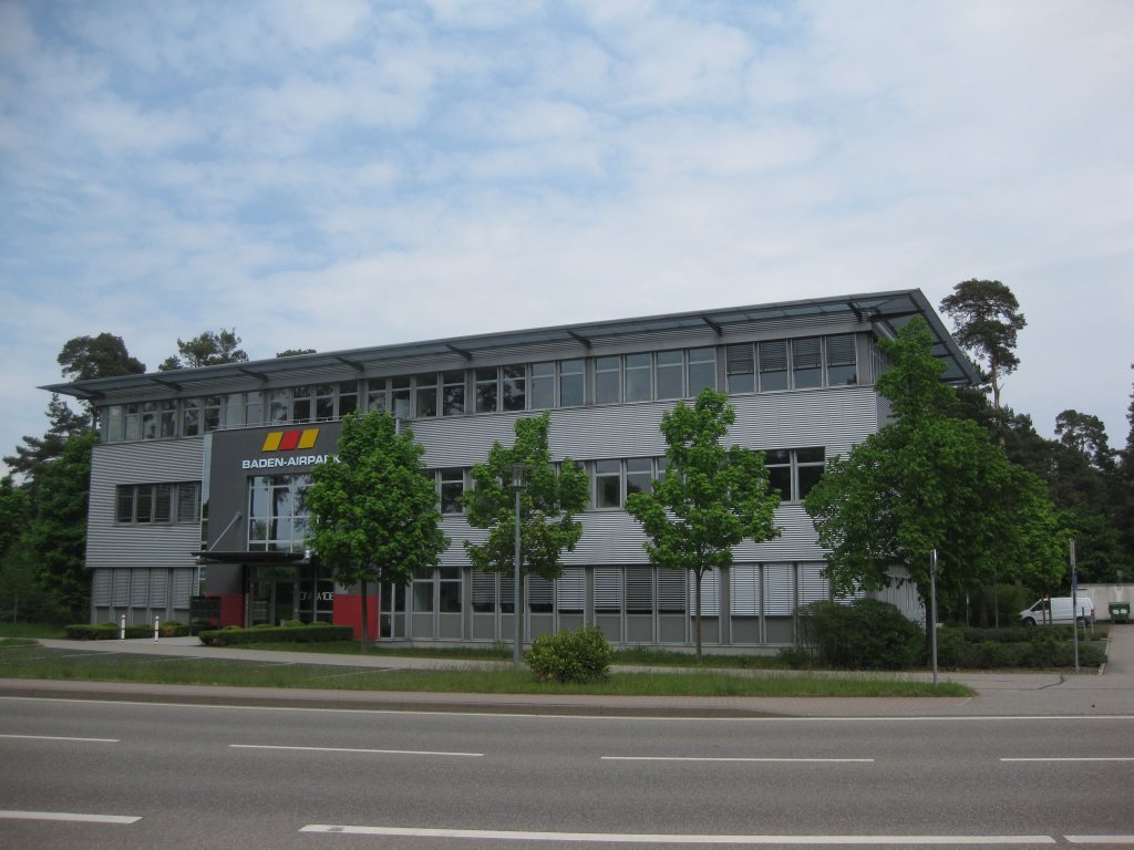 Das Verwaltungshaus des Baden-Airparks (08.05.2010)
