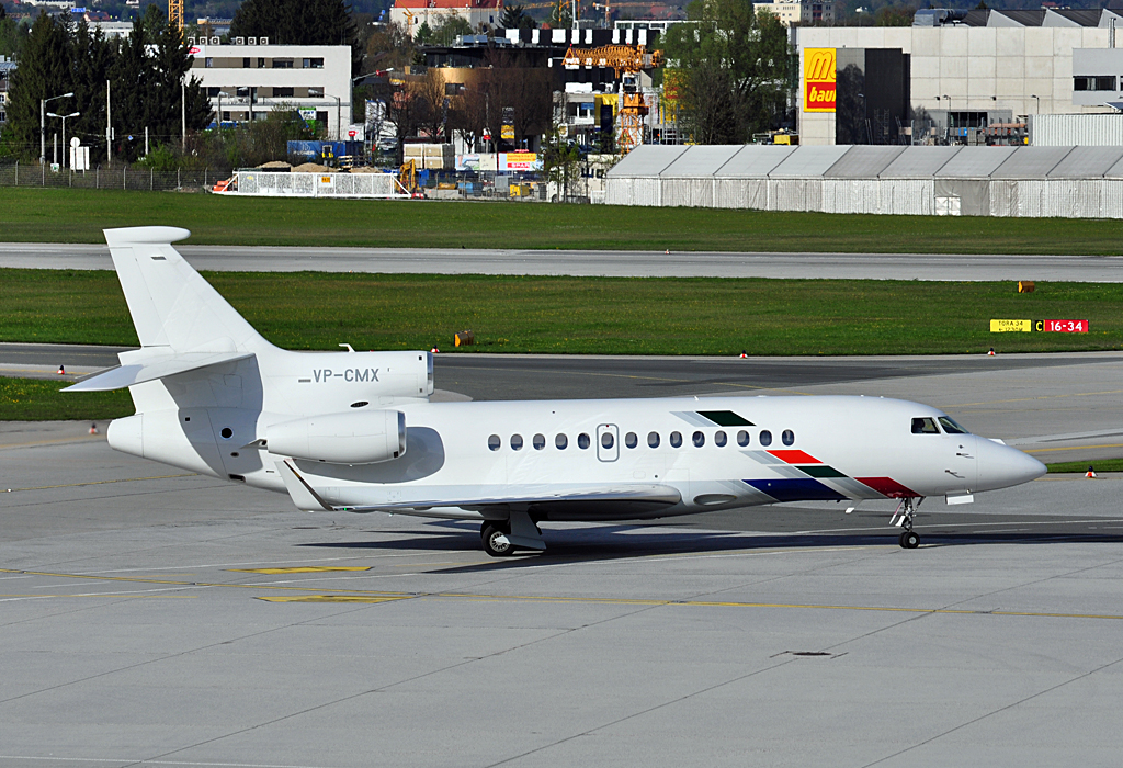 Dassault Falcon 7X - VP-CMX in Salzburg - 26.04.2012
