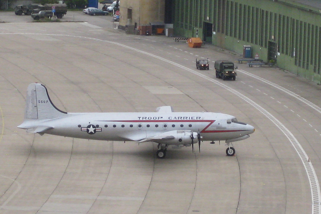 DC-6 
Berlin-Tempelhof
10.09.09