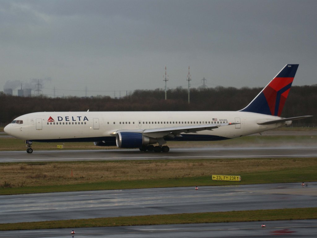 Delta Airlines, N154DL, Boeing, 767-300 ER, 06.01.2012, DUS-EDDL, Dsseldorf, Germany 

